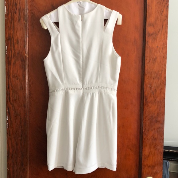 Adelyn Rae romper - Picture 4 of 5